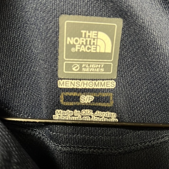North Face Athletic Pull Over - Picture 2 of 5